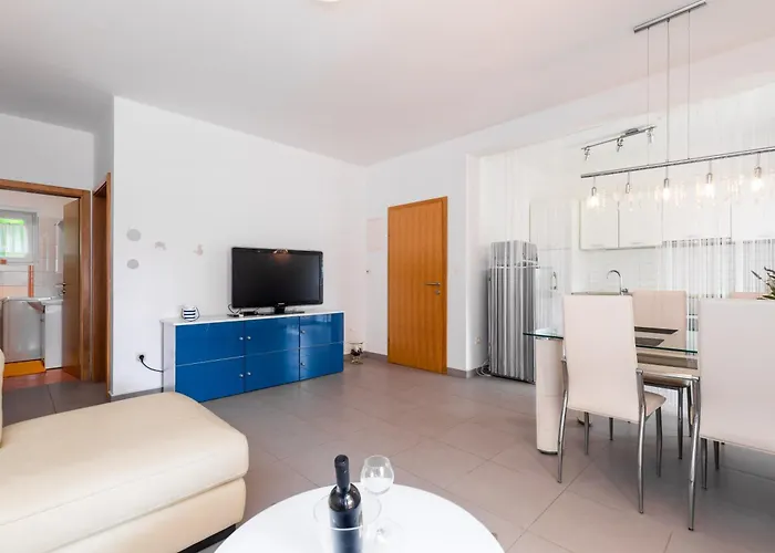 Sulina, Location Punat